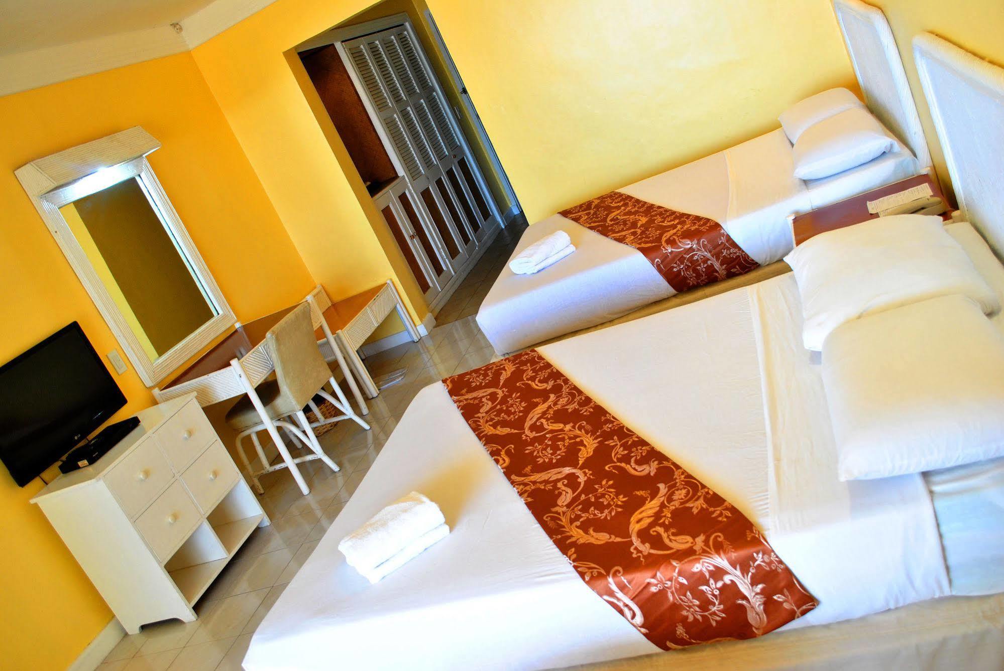 Leyte Park Resort Hotel تاكلوبان المظهر الخارجي الصورة